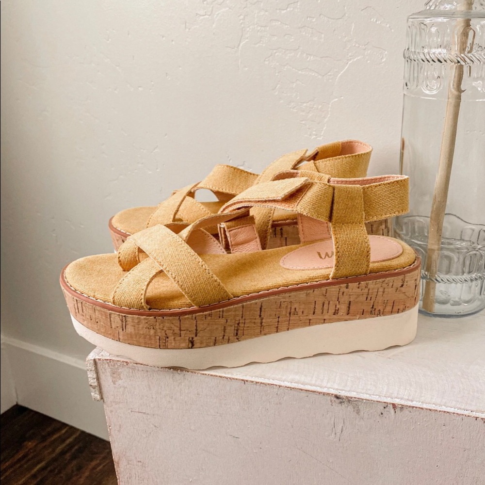 Sarah Platform Sandals Size 9